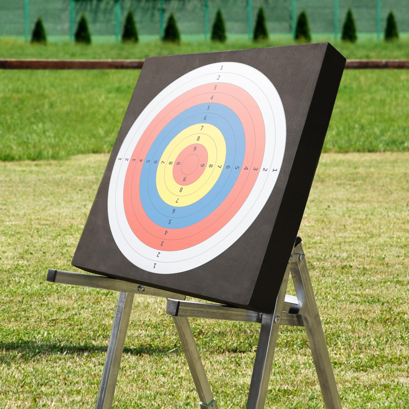 Cifupy 20inch archery target EVA closeup showcases cushioning and arrow-blocking resilience.