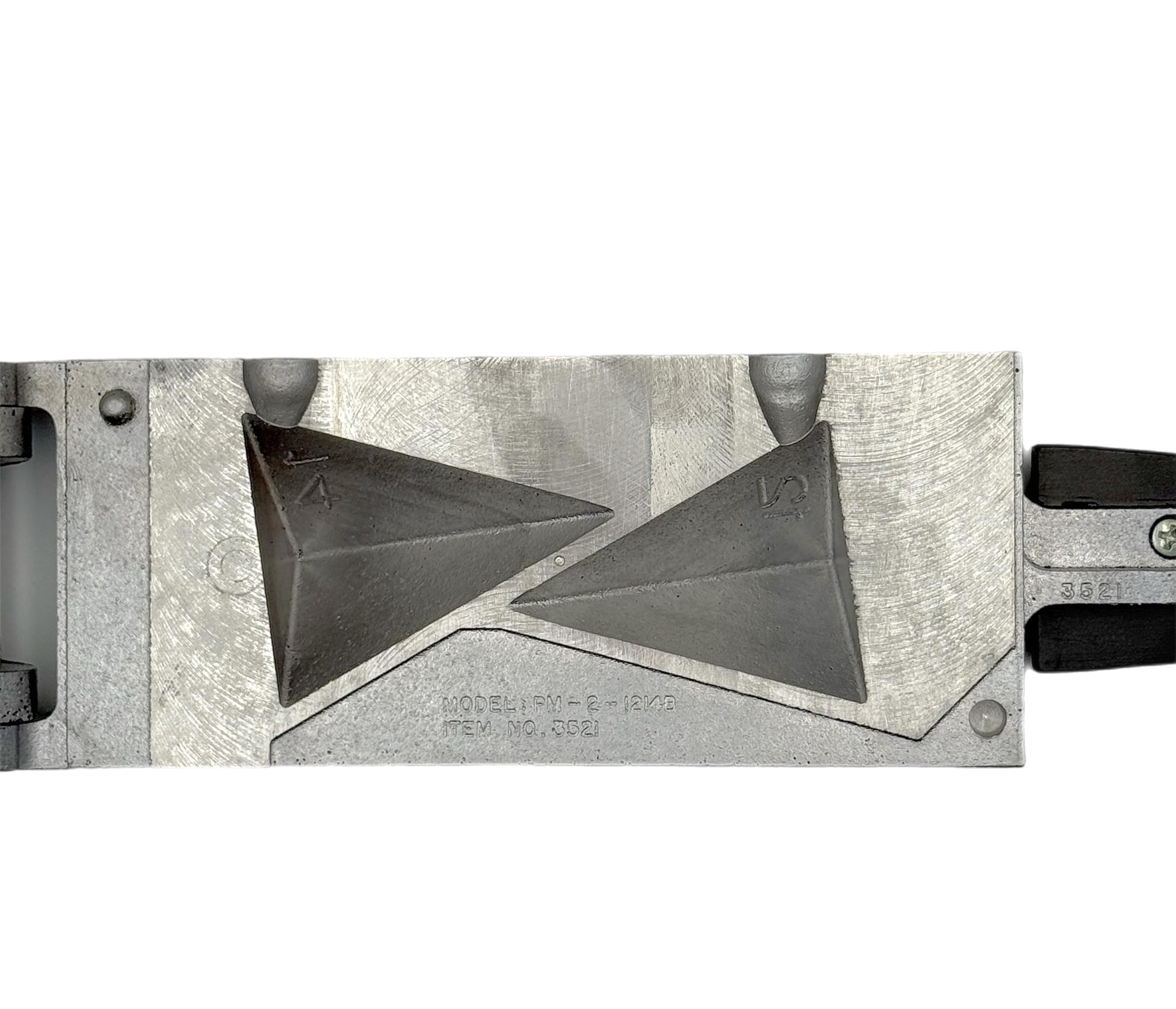 Circle B Tackle Do It Pyramid Sinker 14oz with solid weight for deeper casting