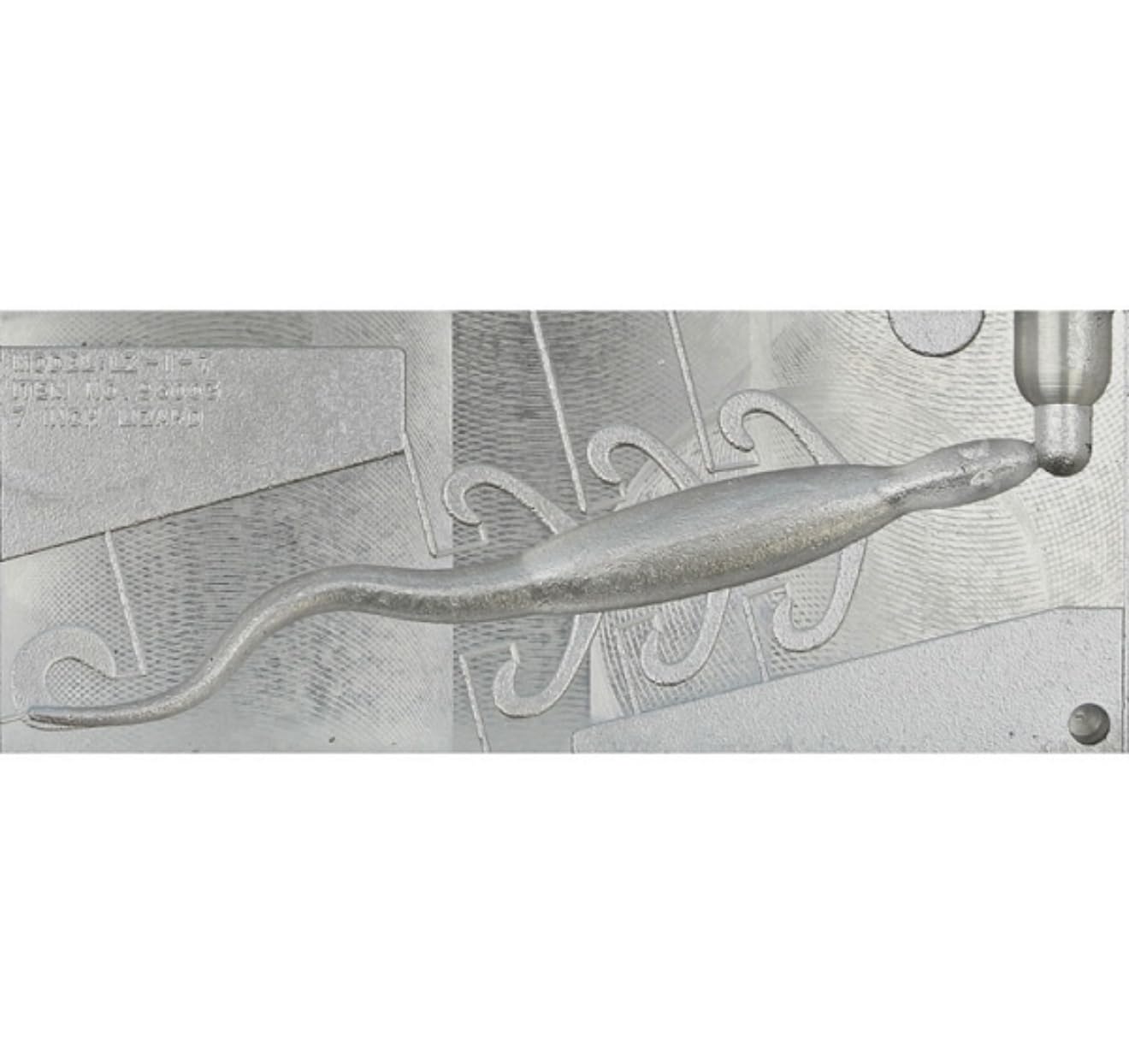 Circle B ES Lizard 7-in mold in use demonstrating 1-cavity design for quick lure production.