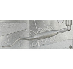 Circle B ES Lizard 7-in mold in use demonstrating 1-cavity design for quick lure production.