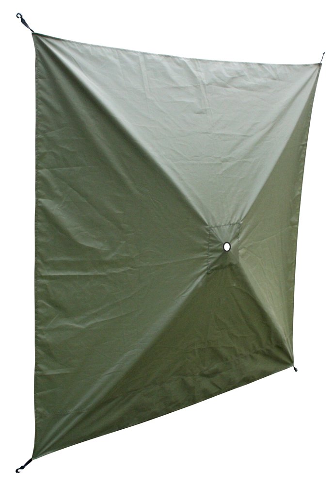 CLAM Quick-Set wind and sun panels carry bag demonstrates easy storage and transport
