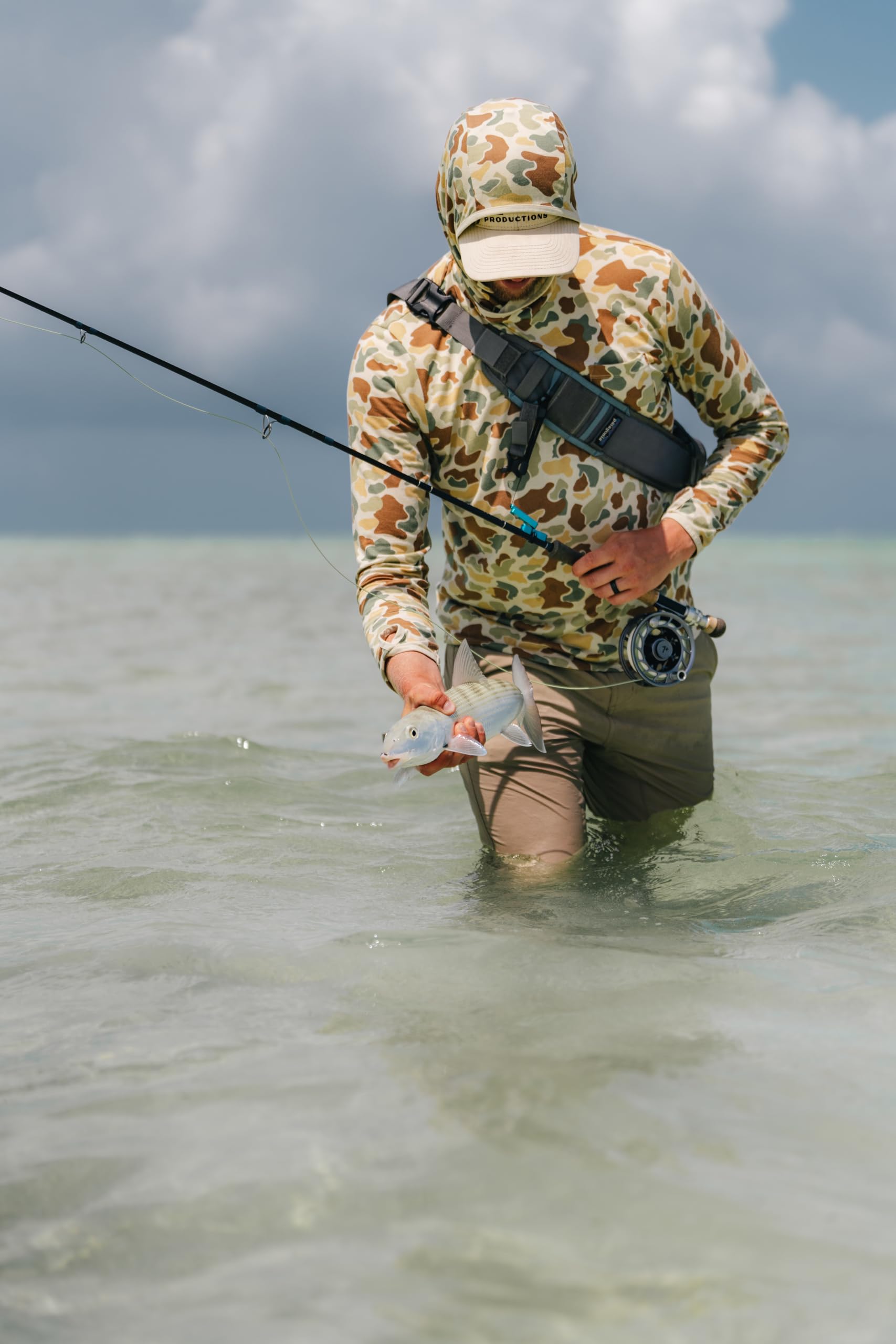 Cling Mag Grab Rod Rack blue with hook keeper for lures