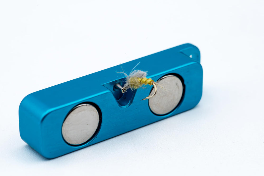 Cling Mag Grab Rod Rack blue keeps small flies organized for fast access