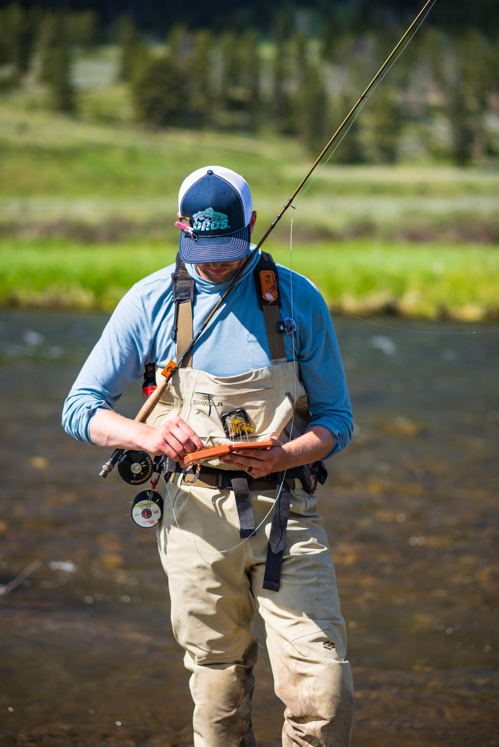 Cling Mag Grab Rod Rack fly-lure storage keeps flies organized.