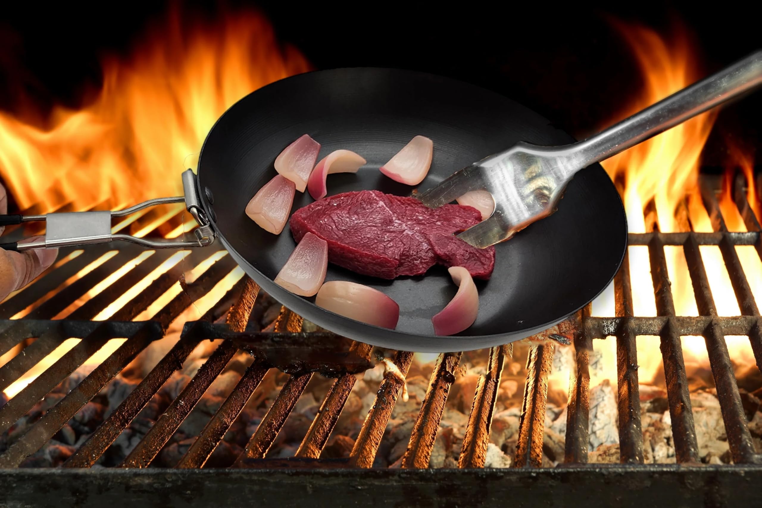 CNEIESD carbon steel skillet, 9.5 inches, delivers even heat for searing outdoors