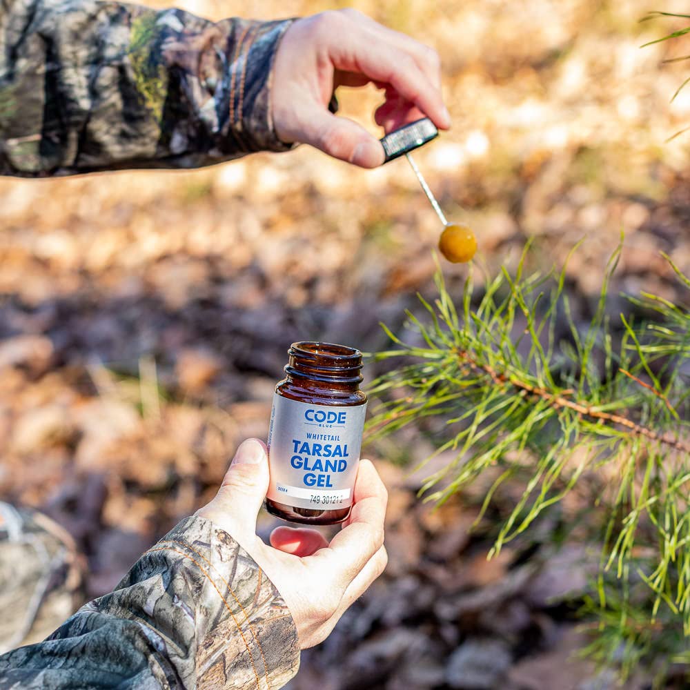 Dauber applicator reduces human odor during application