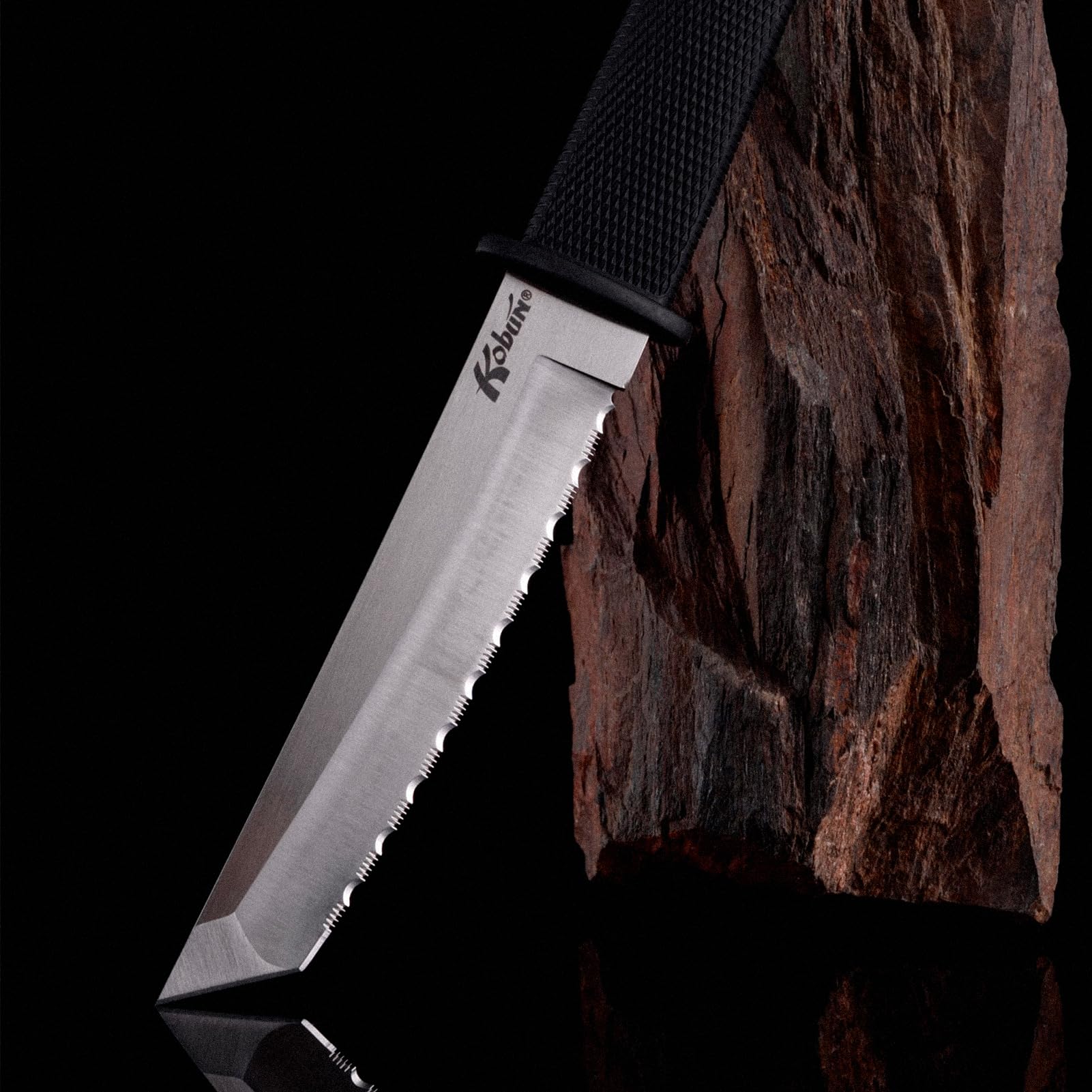 Overall Cold Steel Kobun serrated knife with sheath