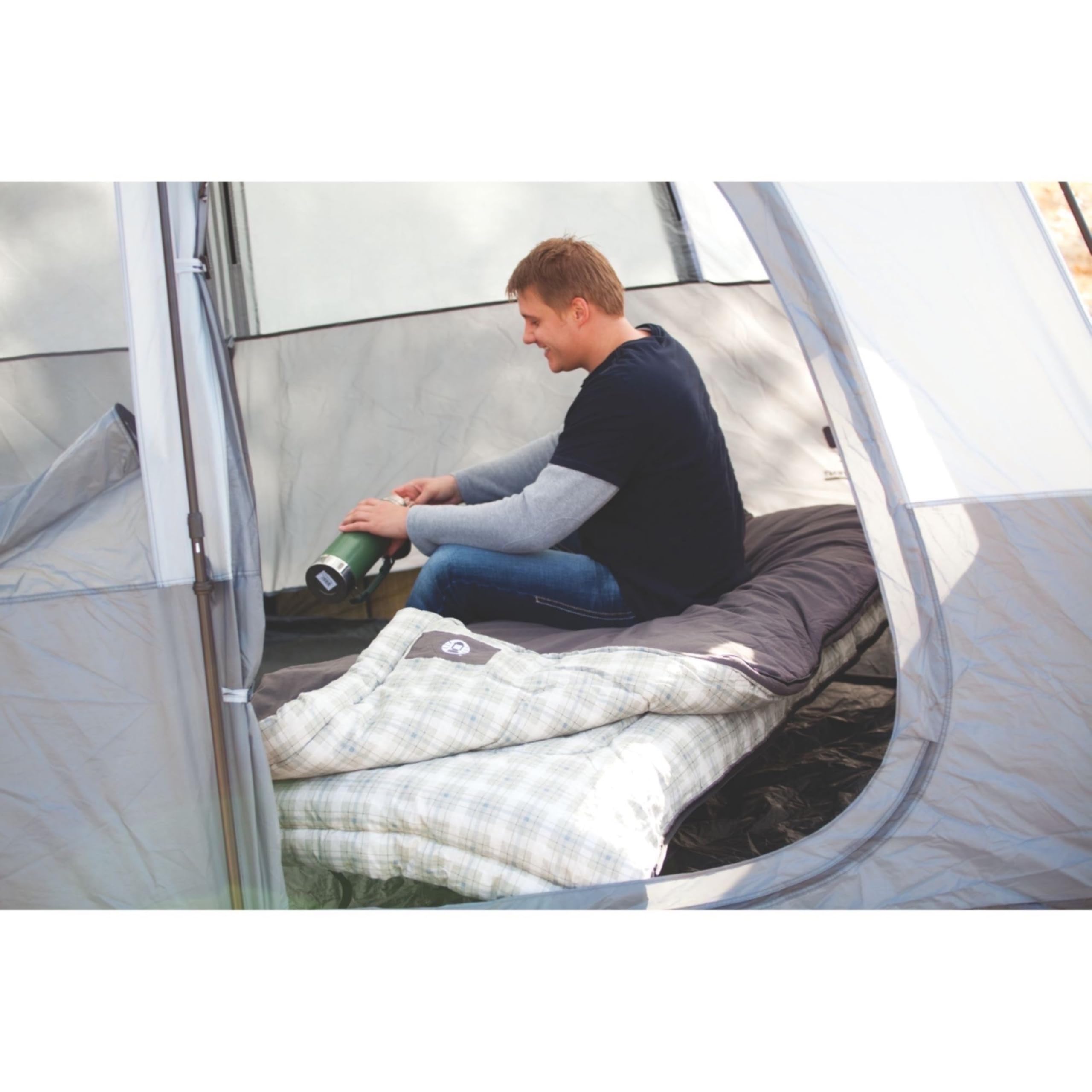 Coleman Heritage Big & Tall insulation closeup shows Holofill 808 warmth.
