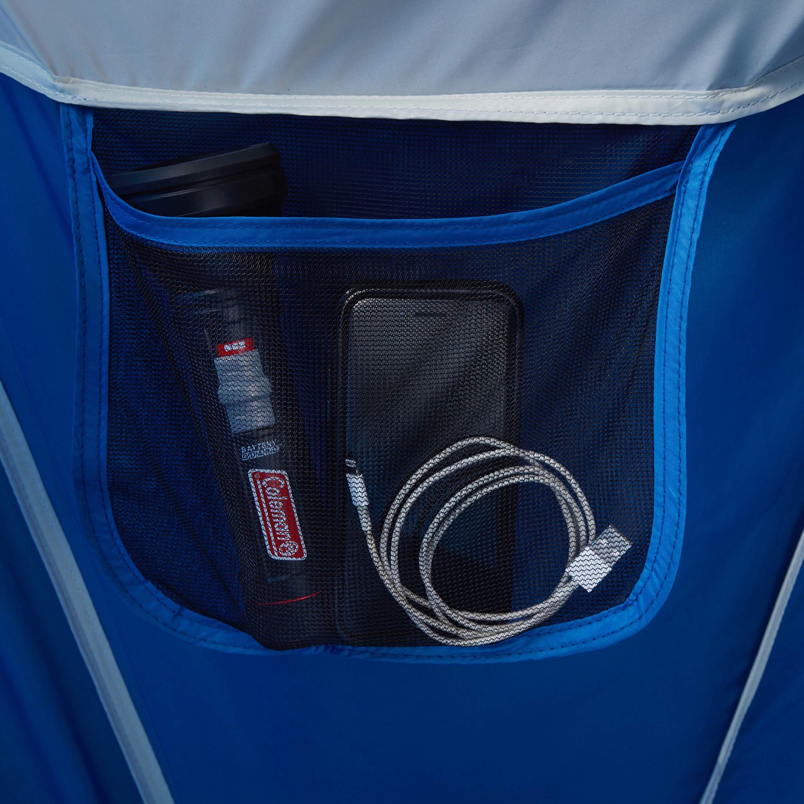 Coleman Montana carry bag simplifies packing and transport.