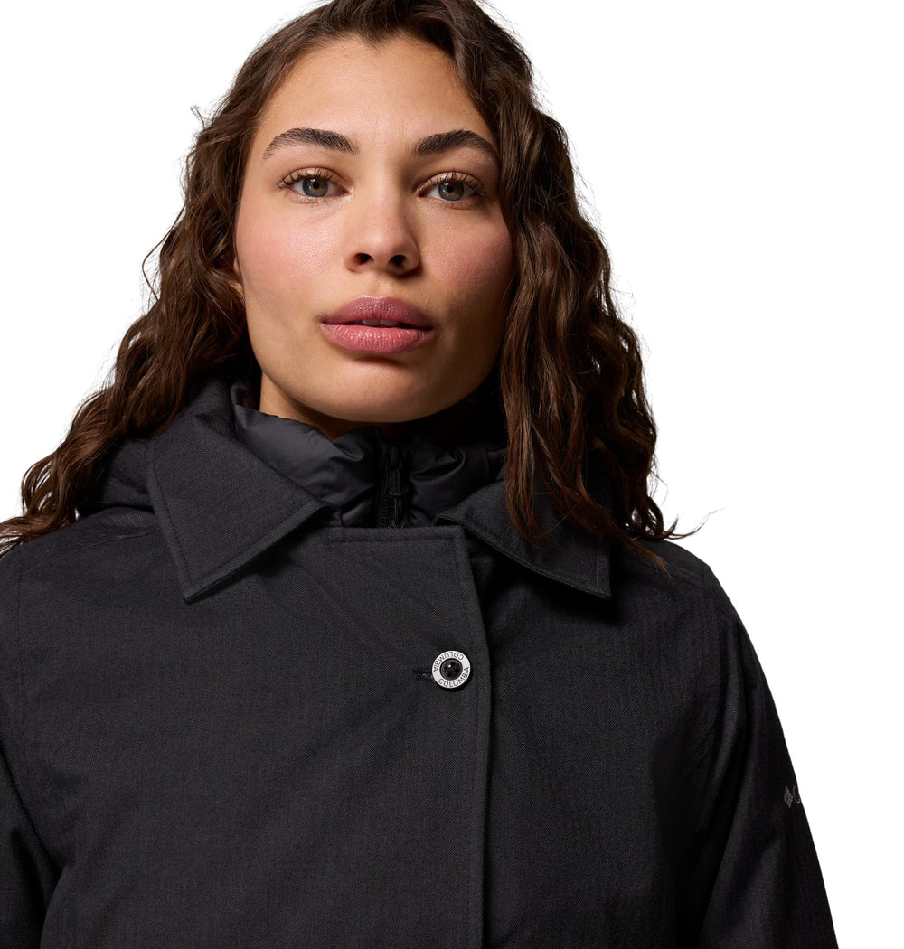 Columbia Alameda Ridge II parka belt closeup emphasizes adjustable fit