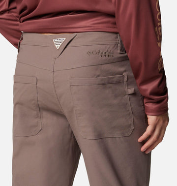 Columbia Bucktail II Pant pocket detail highlights hand pockets and utility loop for gear access