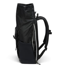 Columbia Convey III 27L backpanel with padded straps and reflective accents for comfort.