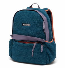 Columbia Helvetia 14L backpack front pocket for quick access to essentials