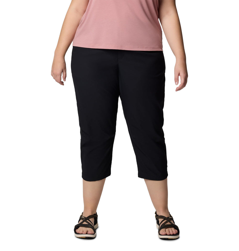 Columbia Leslie Falls Capri II black, front view with UV protection and functional pockets.