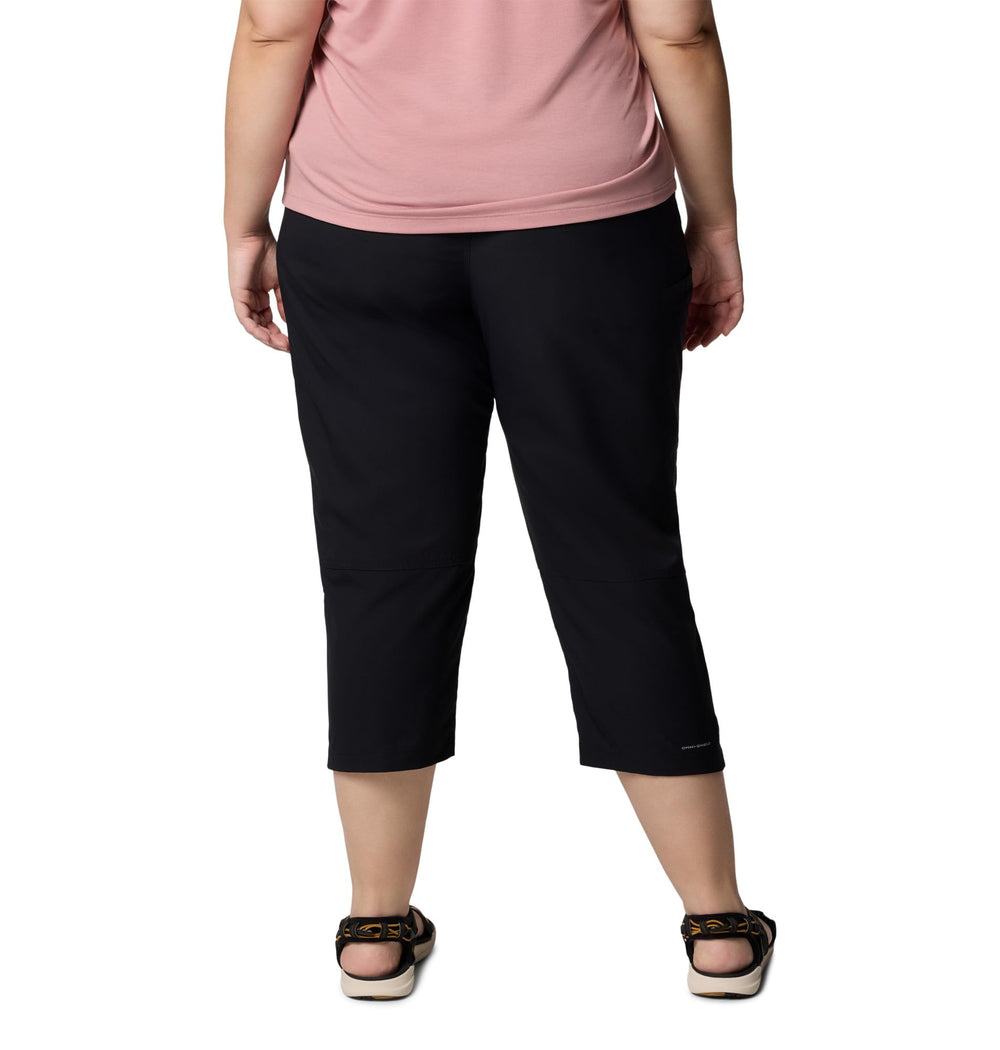 Columbia Leslie Falls Capri II black, side view showing roll-up hem for knee-length versatility.