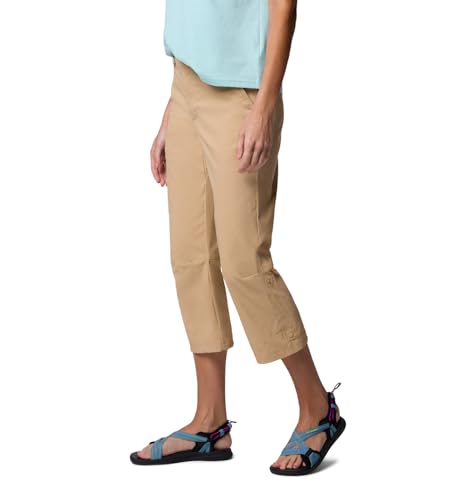 Columbia Leslie Falls Capri II back view with practical pocket layout.