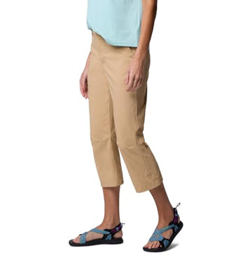 Columbia Leslie Falls Capri II back view with practical pocket layout.