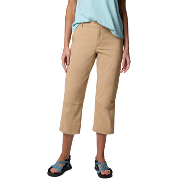 Columbia Leslie Falls Capri II front view for hiking and everyday comfort.