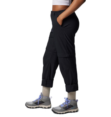 Columbia Leslie Falls back view emphasizes secure pocket for essentials