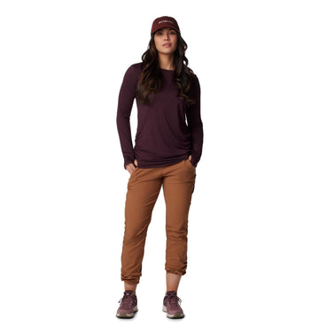 Columbia Leslie Falls Pant waist and pockets detail for secure storage during outings