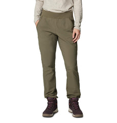 Columbia Leslie Falls pull-on pant stone green front view for hiking comfort