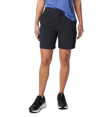 Columbia Summit Valley Short II front view for versatile outdoor wear and quick-dry comfort.