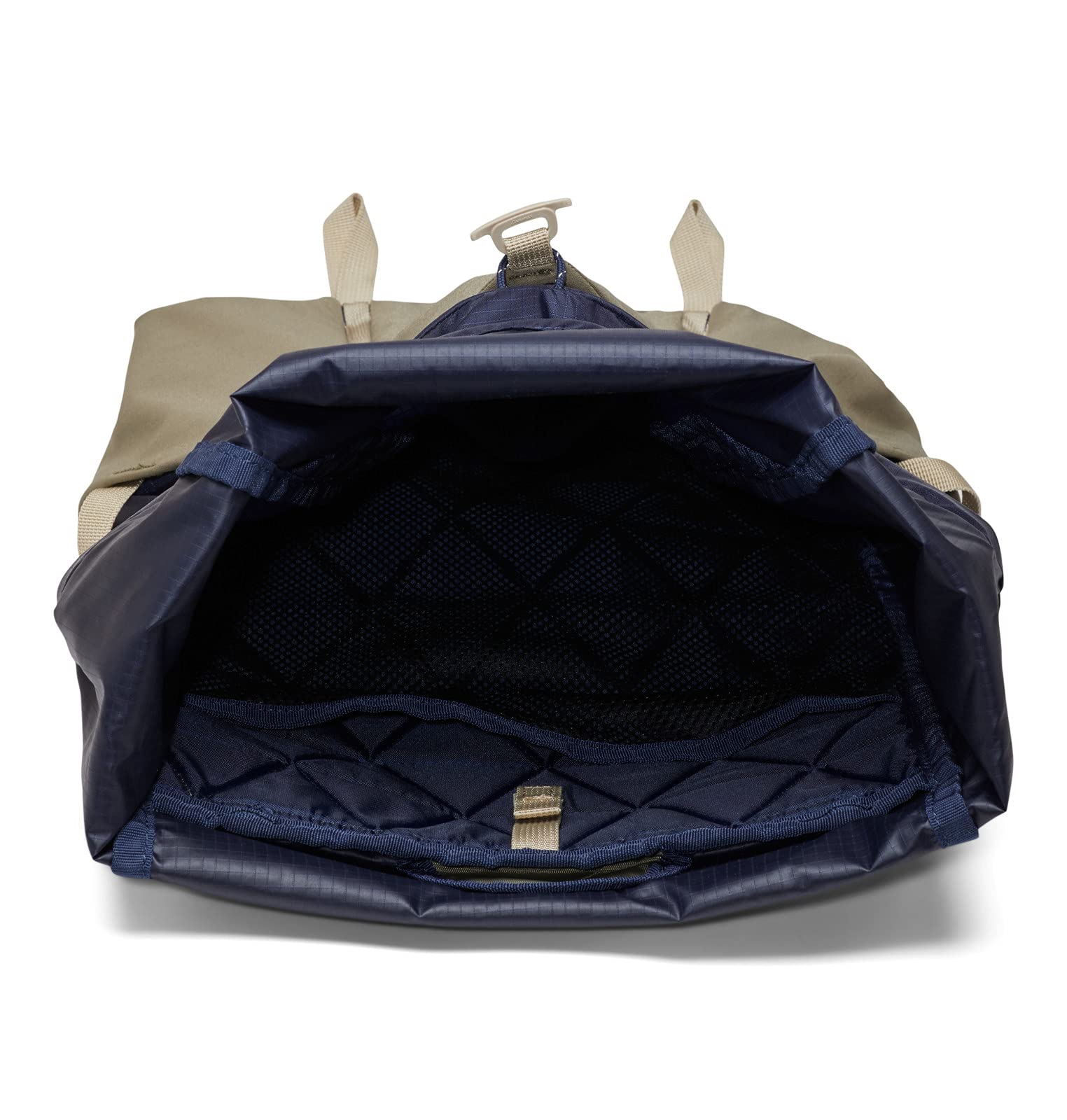 Columbia Tandem Trail 22L reflective detail helps visibility during night commutes.