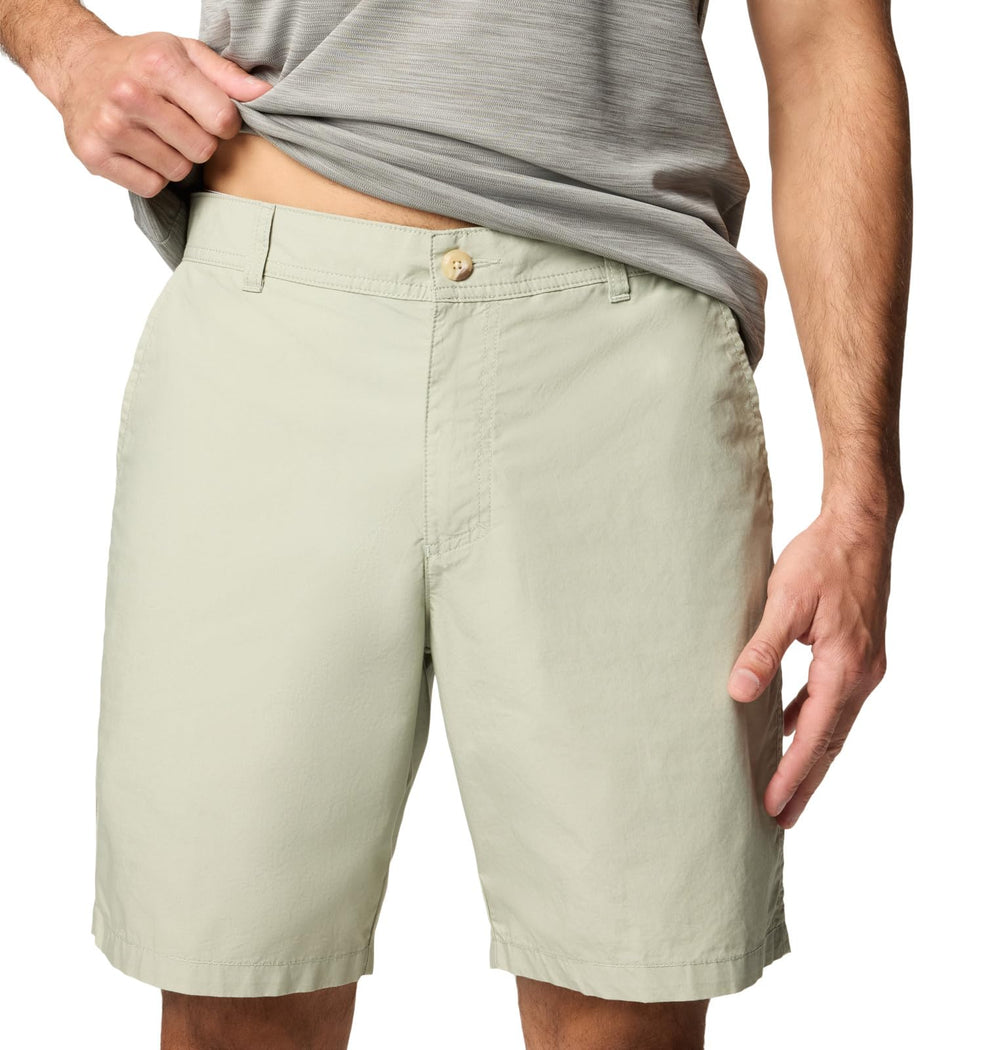 Columbia Washed Out Short flexible fit demonstrates range of motion