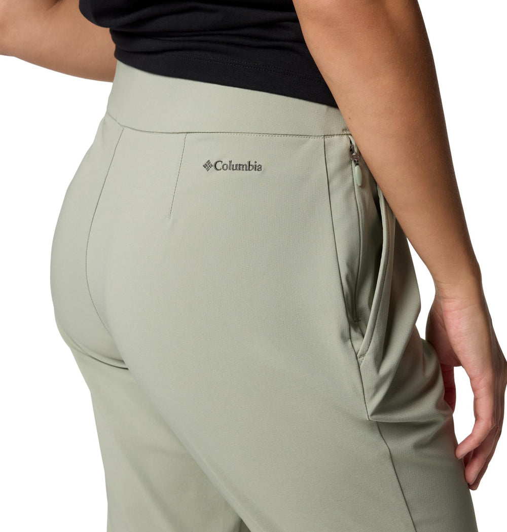 Columbia all-seasons bootcut pant Safari - Omni-Shade sun protection for outdoor days.