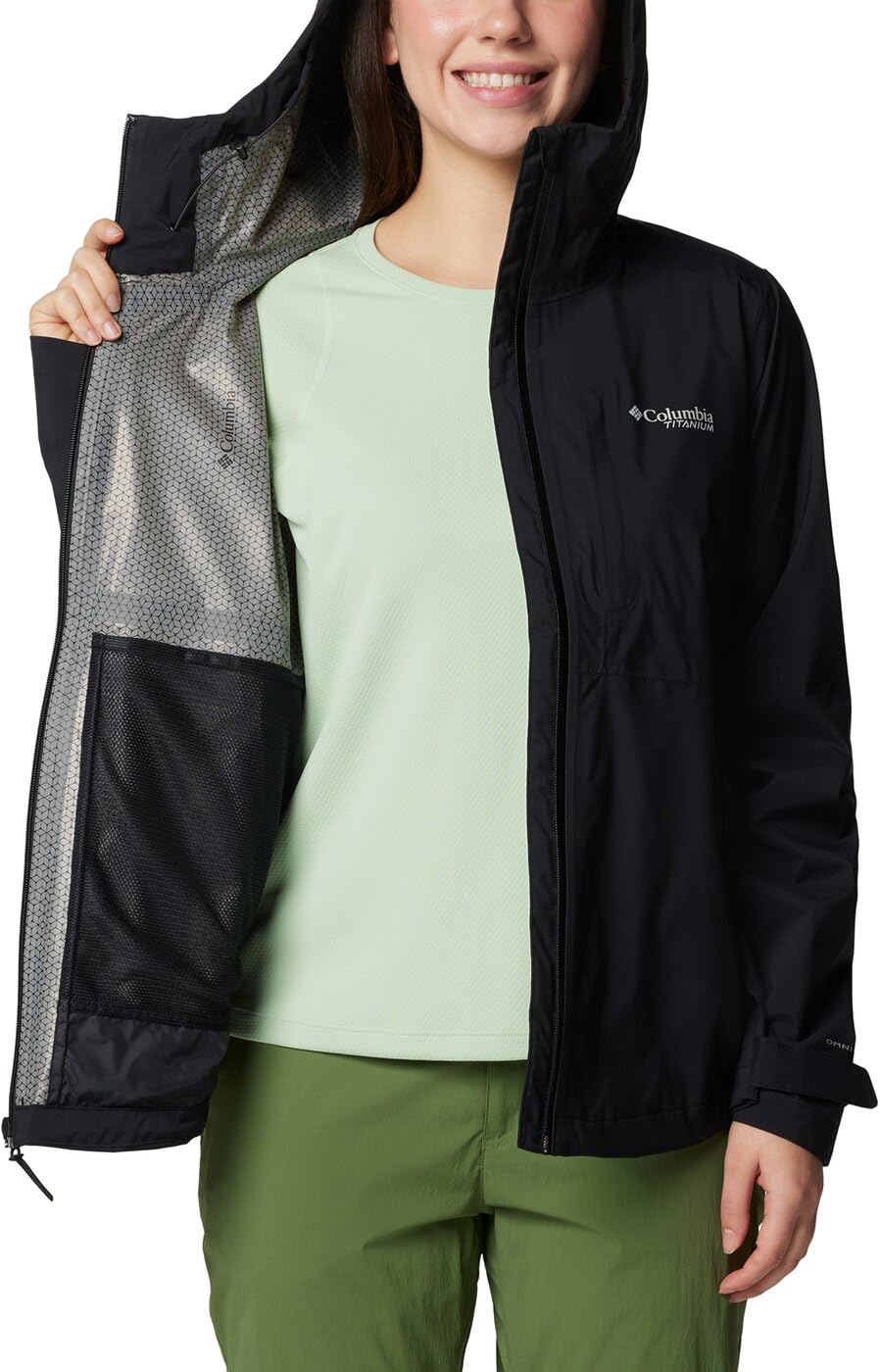 Zippered hand pockets on Columba Ampli-Dry II Shell for quick access