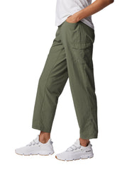 Columbia women's drawcord waist close-up highlights adjustable fit for comfort.
