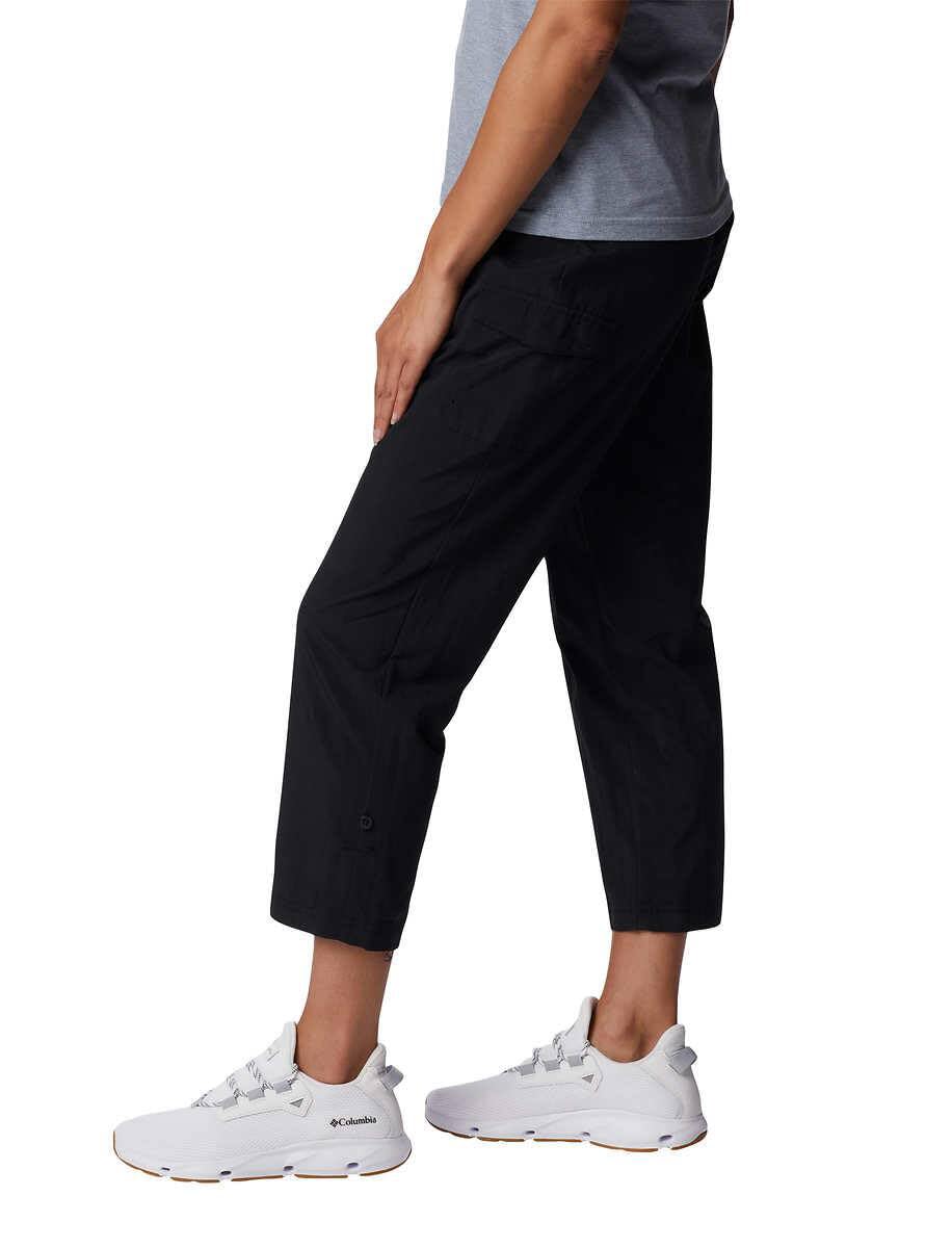 Columbia straight-leg cargo pants with multiple pockets in black.