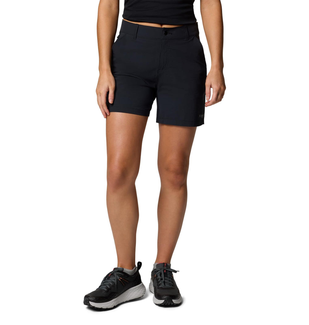 Columbia Summit Valley Short II back pockets with hook-and-loop closure secure items.