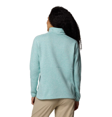 Columbia fleece jacket pocket detail highlights secure zippered hand pockets.