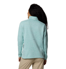 Columbia fleece jacket pocket detail highlights secure zippered hand pockets.