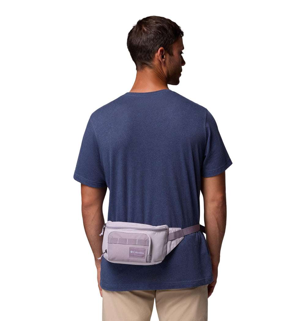 Columbia Zigzag II hip pack adjustable strap detail for a custom fit.