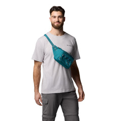 Columbia Zigzag II Hip Pack River Blue on body for everyday wear