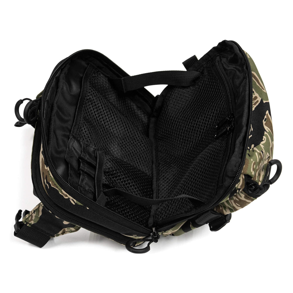 Combat Iron Nomad Recon internal organizers keep daily essentials neatly arranged.