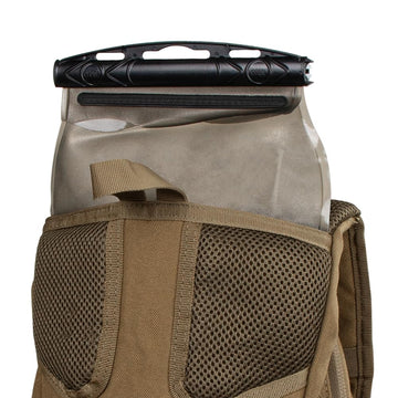 Condor 3L Torrent bladder included for on-the-go hydration.