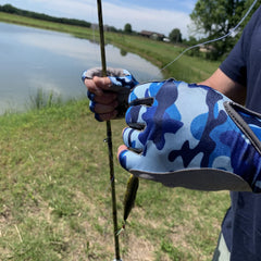 Cordova Rock Fish FP2000B fingerless design enables precise reel handling.
