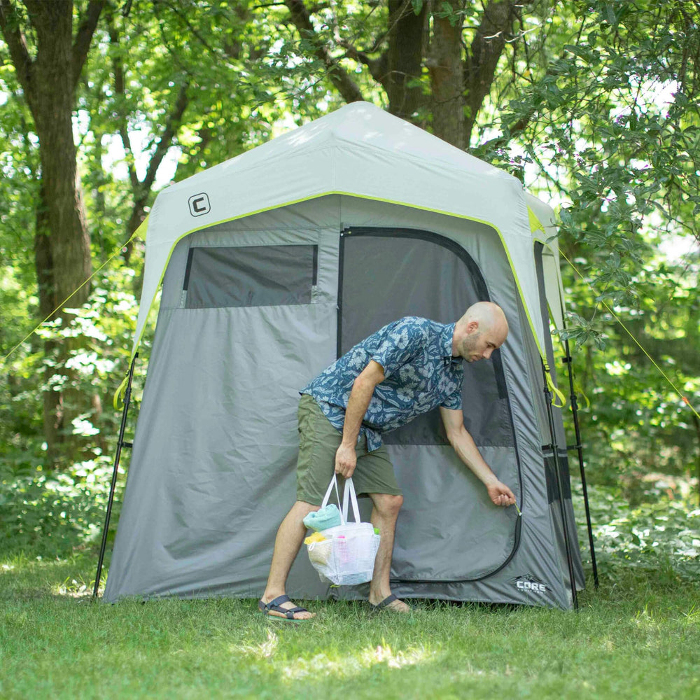 CORE stakes and guylines show added stability on windy campsites.
