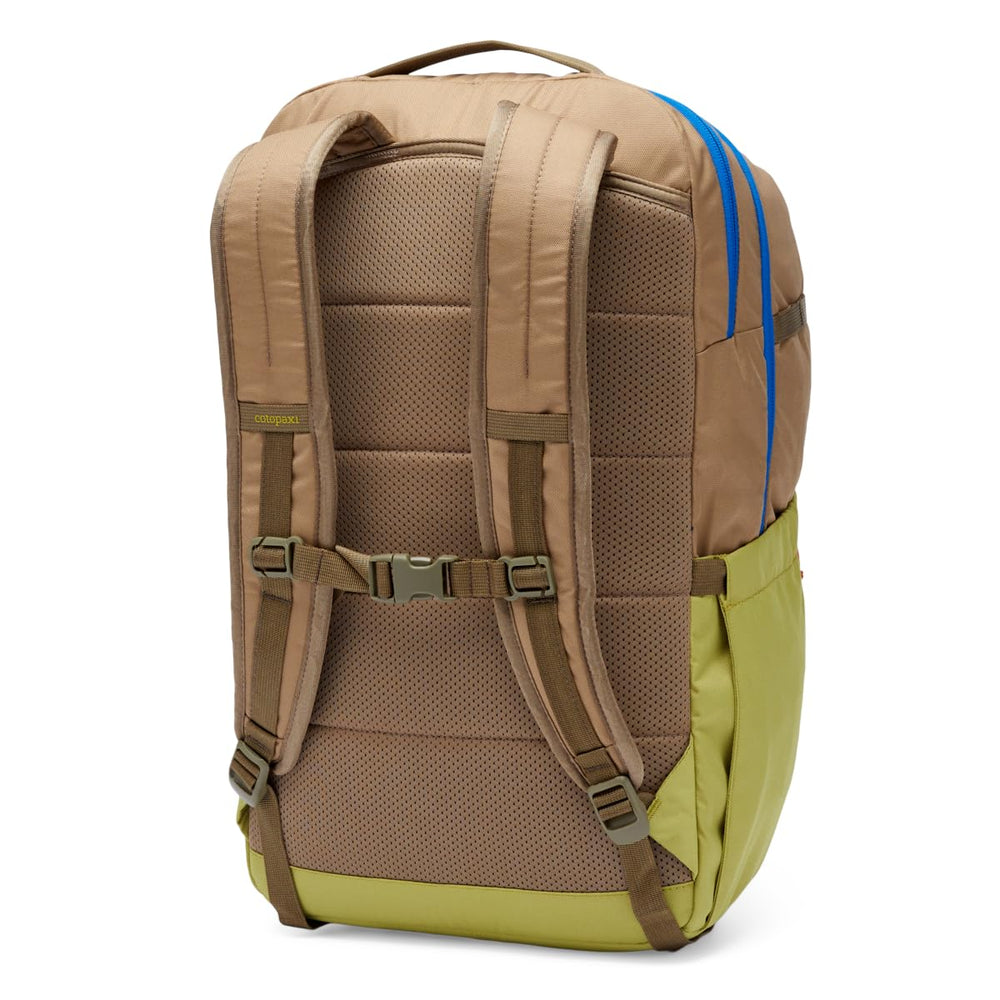 Cotopaxi Chiquillo 30L interior pockets helping sort items inside the bag.
