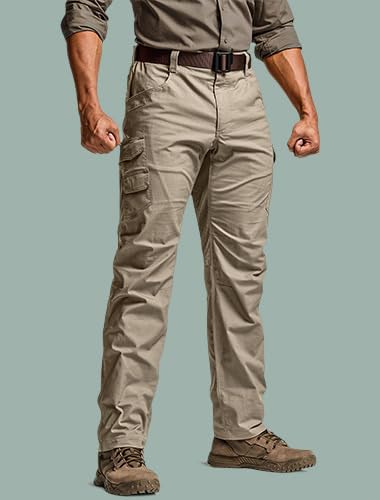 CQR LITE-FLEX back pocket detail highlights secure storage during travel.