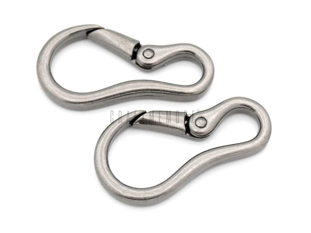 Craftmemore backpack carabiner clip keeps essentials within reach.