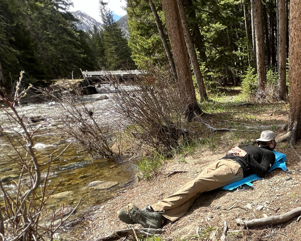 Crazy Creek AirLounger two-way valve simplifies quick inflation and deflation.