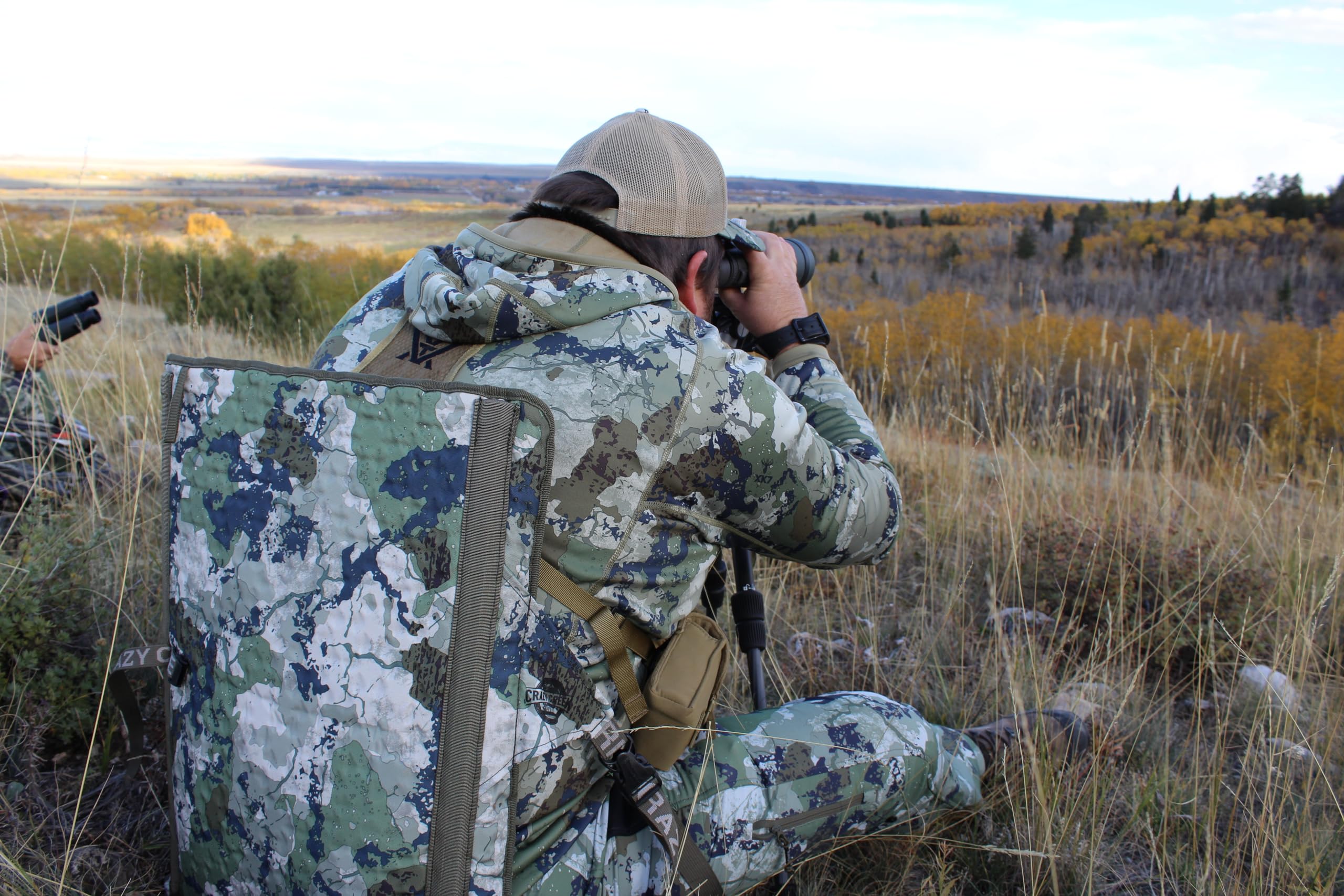 Crazy Creek HEX 2.0 LongBack Chair 250 lb capacity ensures stable seating.