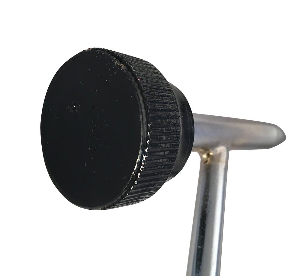 Creative Angler Wheel Vise in action with thread wraps on a hook.
