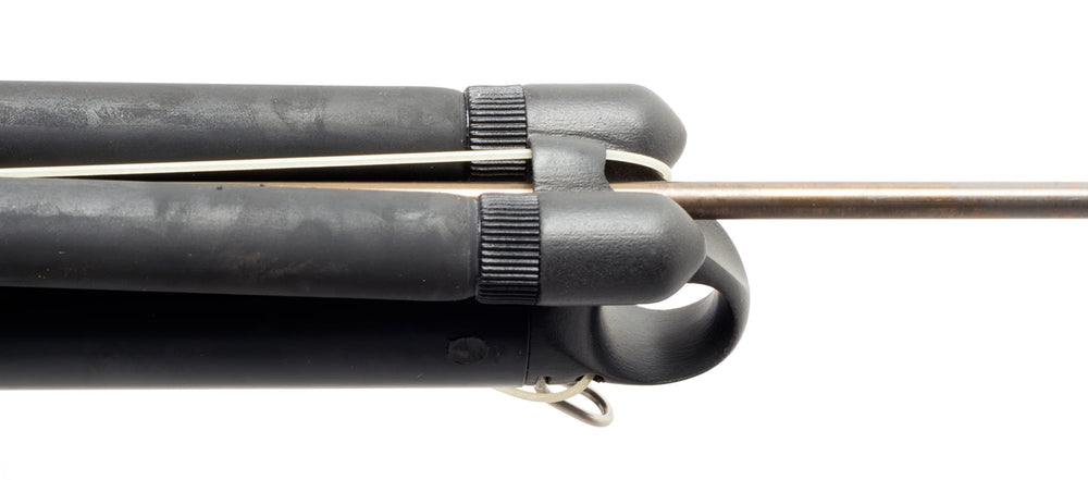 Cressi Comanche Rail 90 hand grip and muzzle area for swift, controlled shots.