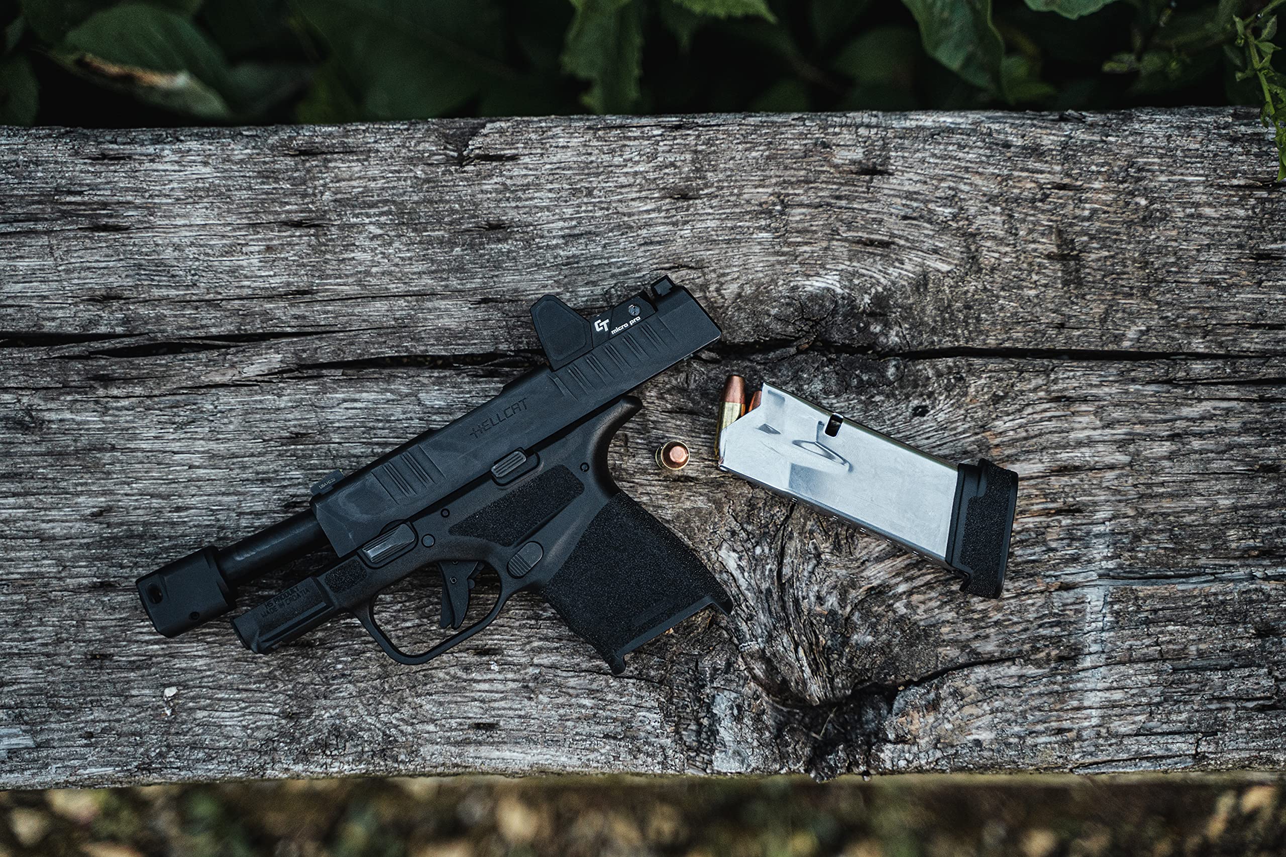 Crimson Trace CT RAD Micro Pro Green Dot battery compartment shows easy replacement