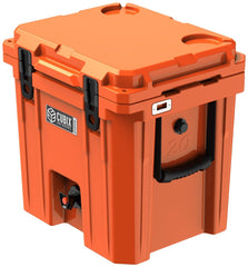 Cubix Outdoors QuadraX 20QT lid-close demonstrates spill-free transport.